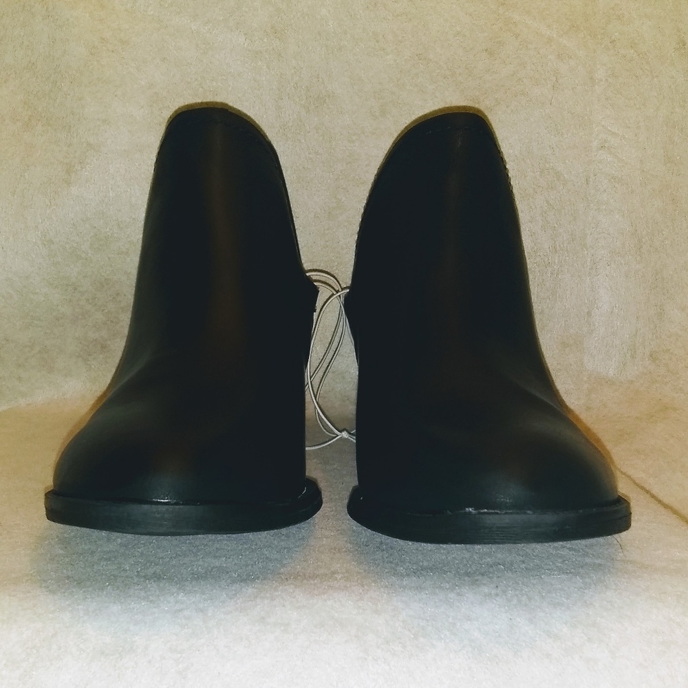 Women Nora V-Cut Ankle Booties Universal Thread - Picture 7 of 8